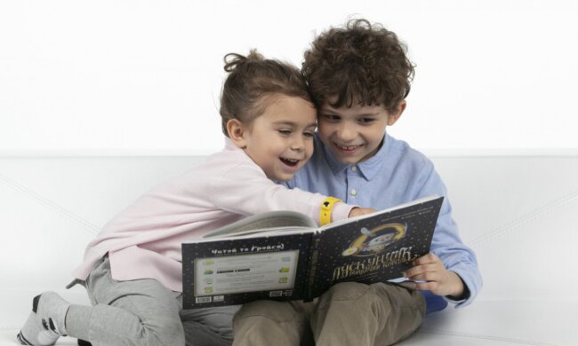 Новая почта дарит детям из социально уязвимых семей 300 тысяч книг