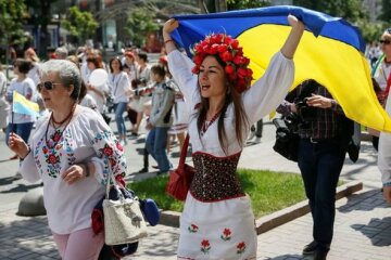 украинцы-640×394