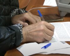 Грошова допомога для пенсіонерів у Дніпропетровській області