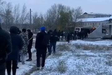 Днепропетровщину сковал транспортный коллапс, люди не могут попасть на работу: откуда не выехать