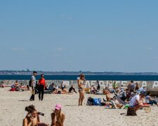"Вируса никто не боится": в Одессе  открыли пляжный сезон, фото