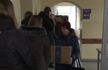 Бесплатные продукты для ВПЛ и пенсионеров в Запорожье