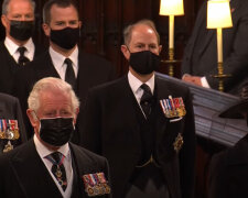 Похороны принца Филиппа прошли в прямом эфире, кадры с церемонии: как Елизавета ІІ попрощалась с мужем