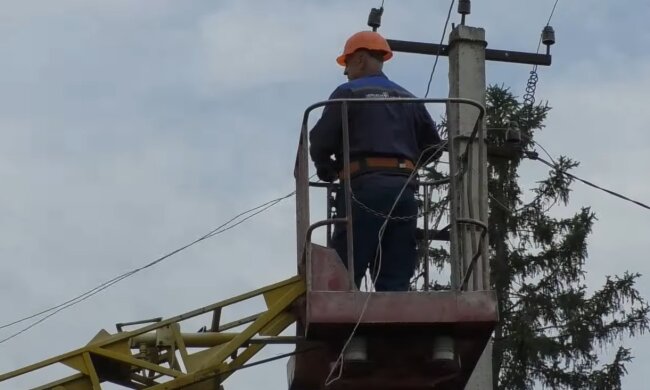 Графіки відключення світла у Полтавській області на 3 квітня