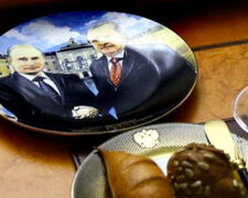 Это традиция: Кремль оправдался за тарелки с Путиным и Эрдоганом