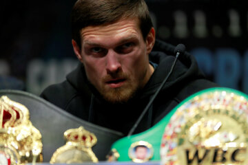 Александр Усик