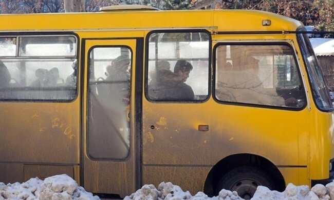 Озвірілий водій маршрутки в Дніпрі перетворив поїздку пасажирів в пекло: "в останню секунду..."