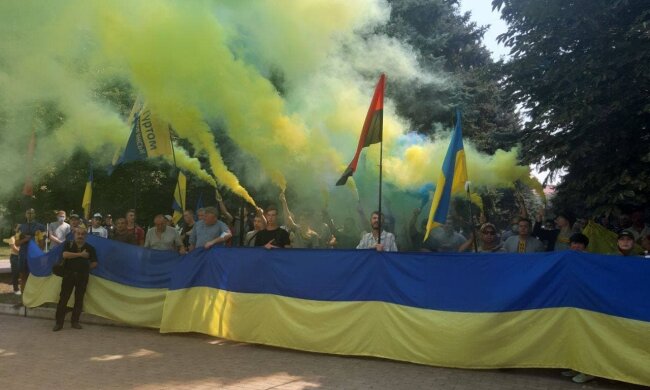 У Краматорську протестували проти призначення головою ВЦА колишнього “регіонала”