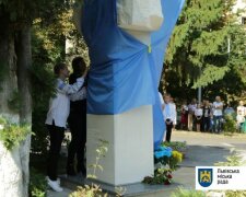 До річниці смерті львів’яни відкрили пам’ятник Василю Стусу