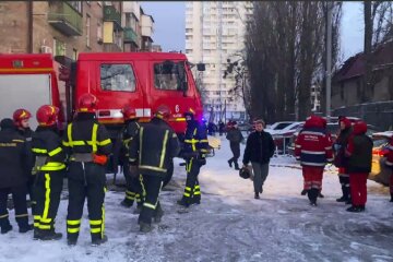 Київ атаковано, з'явилися кадри і подробиці наслідків: "Багато швидких  і рятувальників"