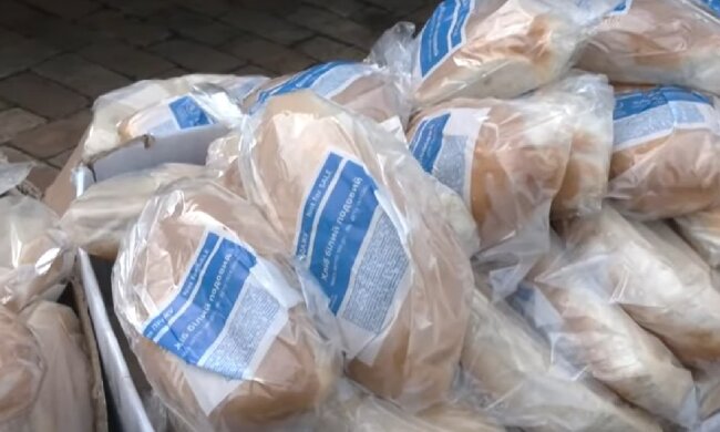 Безкоштовні продукти для ВПО та пенсіонерів у Полтаві
