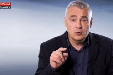 Снєгирьов закликав зробити висновки із ситуації із затриманням консула в Росії