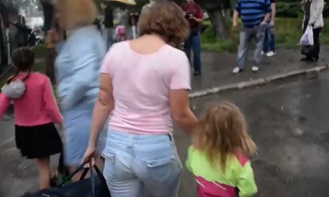 переселенцы, беженцы