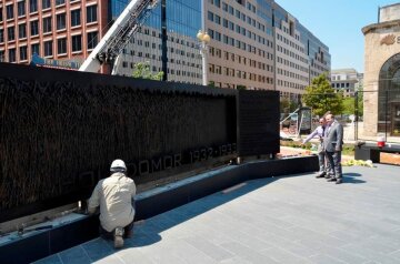 Памятник жертвам Голодомора в Вашингтоне 2