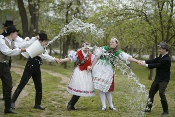 140419-hungary-easter-mn-800_84710afbe2621bdb9623f0025ffdb8d8