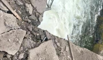 Специалисты Госэкоинспекции обсудили вопросы экологической ситуации из-за повреждения плотины Карачуновского водохранилища