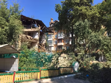 У Києві обвалився будинок (фото)