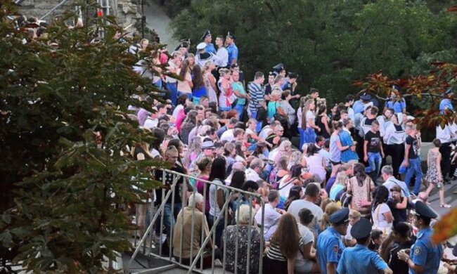 Завиють сирени по всій Одесі: зроблено важливе попередження