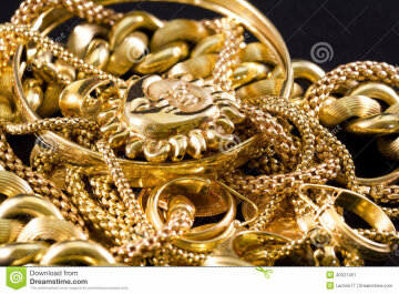 gold-jewelry-necklaces-rings-bracelets-watch-wealth-40521451