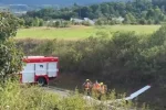 Літак врізався в авто, без жертв не обійшлося: фото та подробиці дивної авіакатастрофи