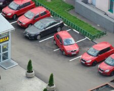 У Львові горе-водії спричинили транспортний колапс: стає дедалі гірше, відео