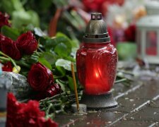 Киевляне несут цветы к месту гибели Павла Шеремета (фото)
