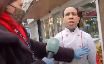 У Києві напали на знімальну групу телеканалу, відео: "вибіг на вулицю з криками і вкусив оператора"