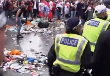Английские фанаты устроили побоище после проигрыша на Евро-2020: кадры беспорядков