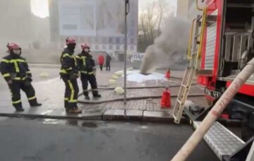 Масштабный пожар вспыхнул в центре Киева: спасатели не справляются, кадры ЧП