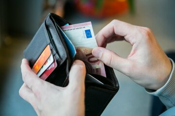 курс валют на 31 марта, кошелек, деньги, евро