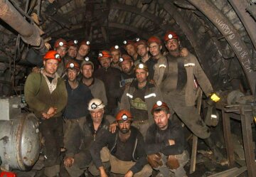 На Львівщині десятки шахтарів залишаються під землею: президента просять про допомогу
