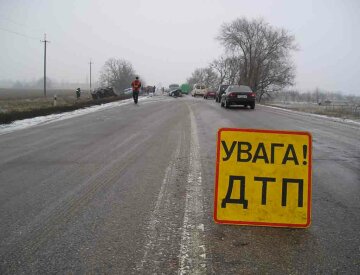 Под Киевом перевернулась маршрутка, 11 пострадавших