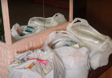 Безкоштовні продукти для ВПО та пенсіонерів у Харкові