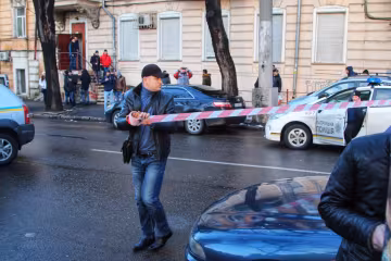 Збройний напад у центрі Одеси: "змусив віддати всю виручку"