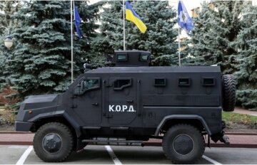 В Киеве продемонстрировали модернизированный бронеавтомобиль «Варта-2» (фото)
