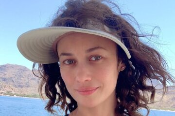 Без макіяжу та одягу: українська дівчина Бонда показала натуральну красу крупним планом