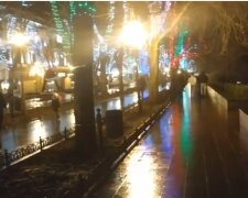 Центр Одессы начали украшать новогодними гирляндами за 1,4 миллиона: появились кадры