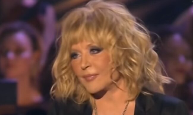 Алла Пугачева в черной шляпке и с темным макияжем взбудоражила сеть: "Эти глаза говорят о..."