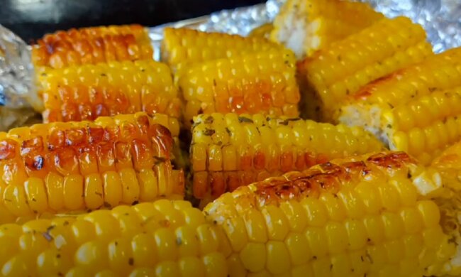Как вкусно приготовить кукурузу в духовке: два проверенных рецепта, варить больше не захочется
