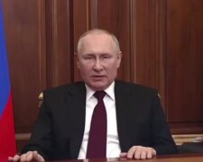 Путін наказав ввести російські війська в Україну: офіційні документи і кадри