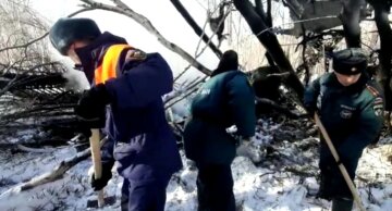 "Тих, що вижили, немає": з'явилися кадри з місця аварії російського літака
