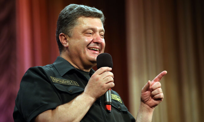У мережі висміяли “вигнання” Порошенко з соцмереж (фото)