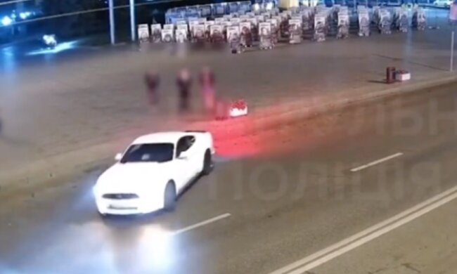 Украинец устроил позорное "шоу" возле фото павших Героев, в сети переполох: "Вот, что у него в голове?"