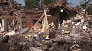 "Мене двері врятували": постраждалий пенсіонер розповів, як дивом вибрався зі зруйнованого будинку, відео