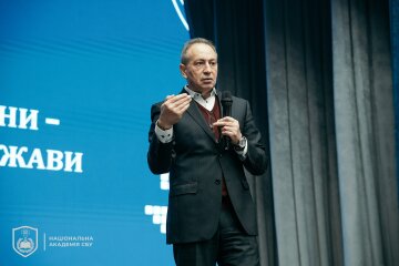 Микола Томенко