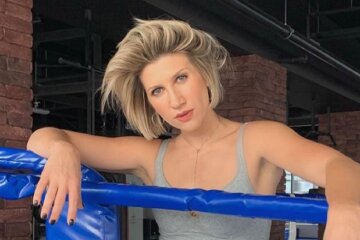 Тренер" Зважені та щасливі "Аніта Луценко блиснула формами без бюстгальтера прямо в музеї:" відмінне поєднання"