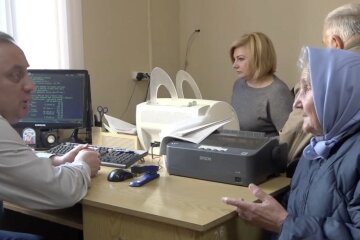 Гуманитарная помощь для пенсионеров в Харьковской области