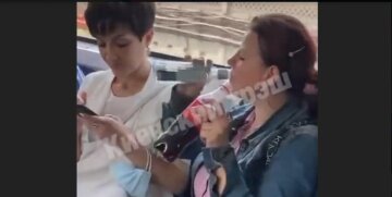 "Придумайте Кате тост": киевлянка устроила пьянку прямо в вагоне метро, видео