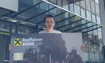Політолог Микола Давидюк закликав Raiffaisen Bank припинити діяльність у Росії: "Досить заробляти на крові"