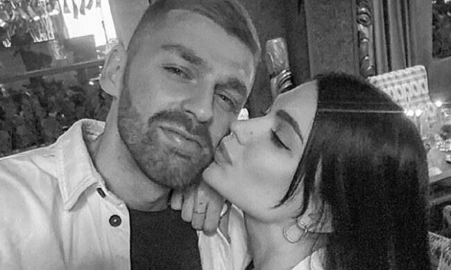 Экс-жених "Холостячки" Рыбак похвастался внушительным бюстом возлюбленной на отдыхе: "Надо было дать ему..."